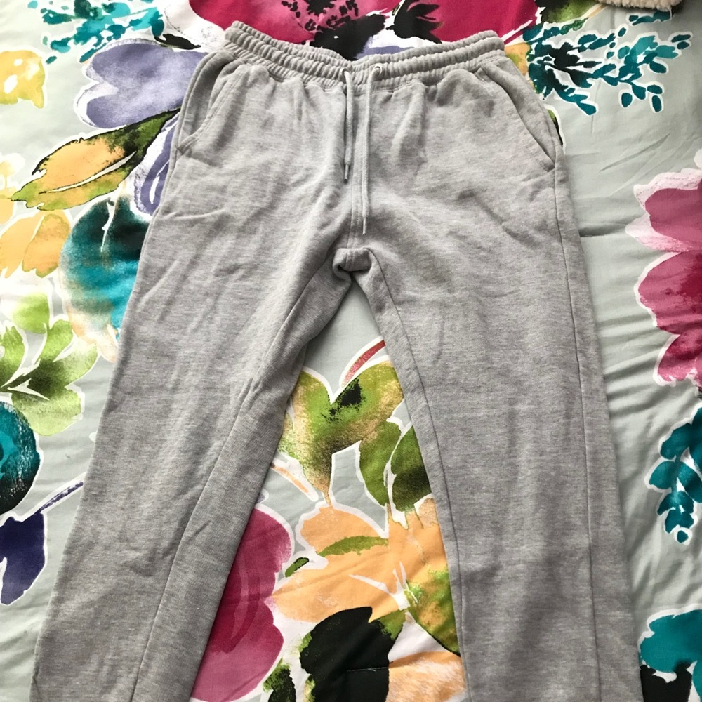 XS Grey Sweatpants 😊